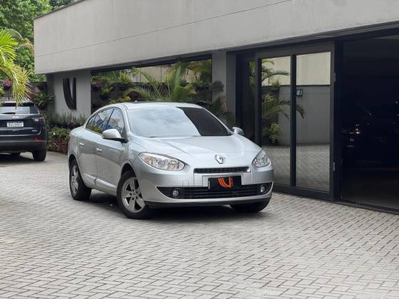 RENAULT FLUENCE 2.0 DYNAMIQUE 16V FLEX 4P AUTOMÁTICO RENAULT FLUENCE 2.0 DYNAMIQUE 16V FLEX 4P AUTOMÁTICO